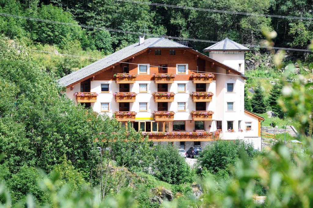 Alps Oriental Wellness Hotel Campodolcino Eksteriør billede